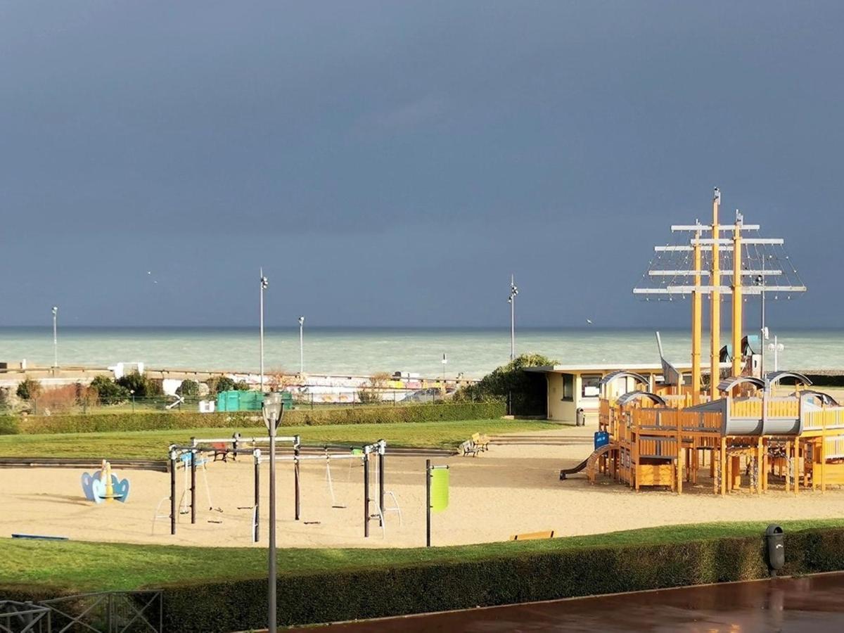 Avec Jardinet Sans Vis A Vis Plein Centre Ville Au Rdc 350M De La Plage Dieppe Exterior foto